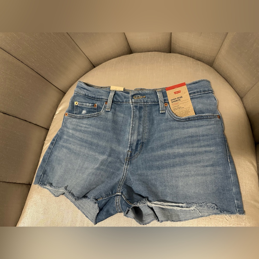 NWT Levi’s Hyper Soft High Rise Shorts – Size 8/WM 29 - Picture 1 of 7
